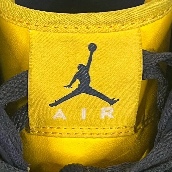 DEADSTOCK Air Jordan 1 Mid Michigan Wolverines Size 12 Yellow Navy Blue - Picture 15 of 16